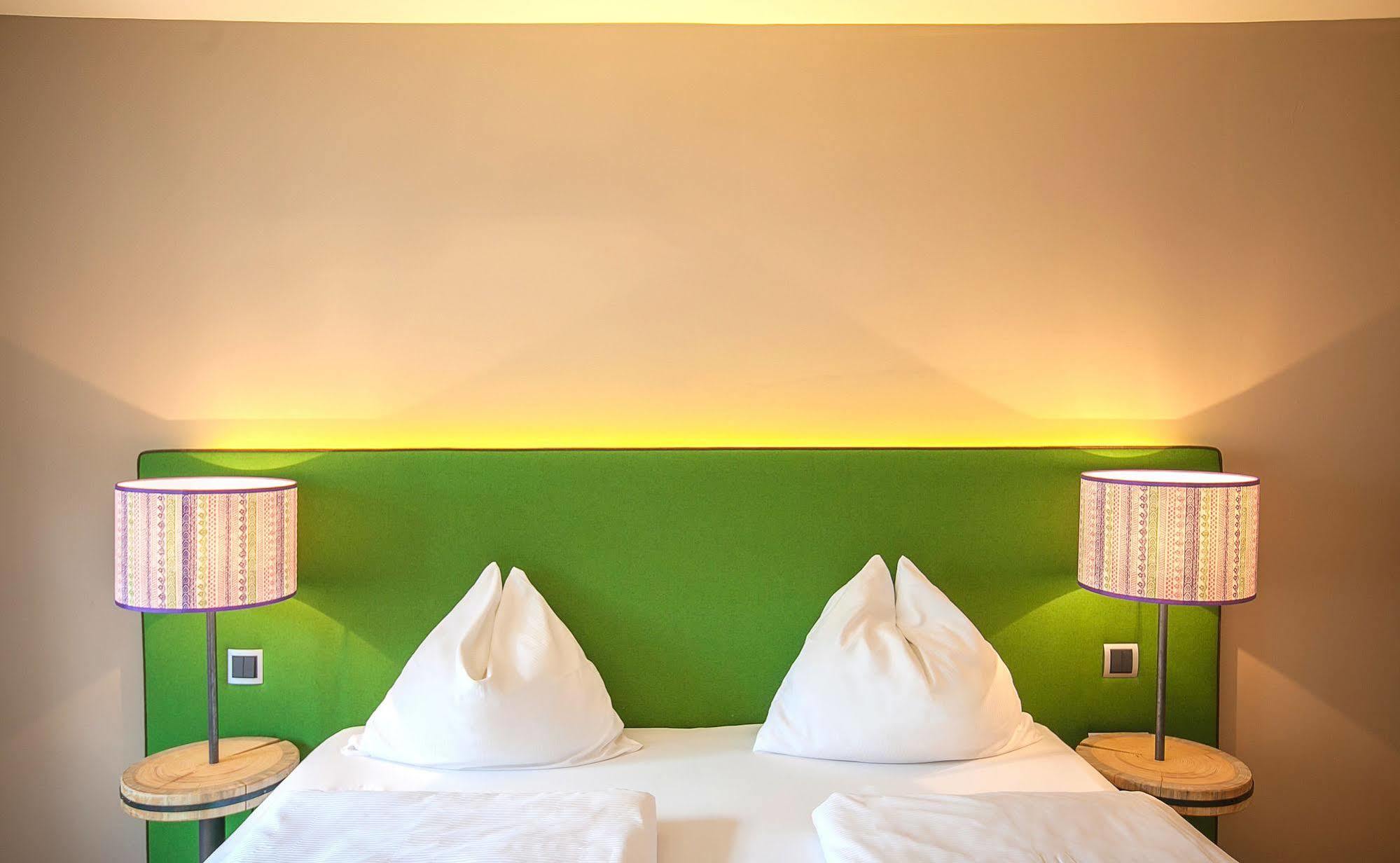 Hotel Gasthof Zur Post ซังคท์กิลเกอ ภายนอก รูปภาพ