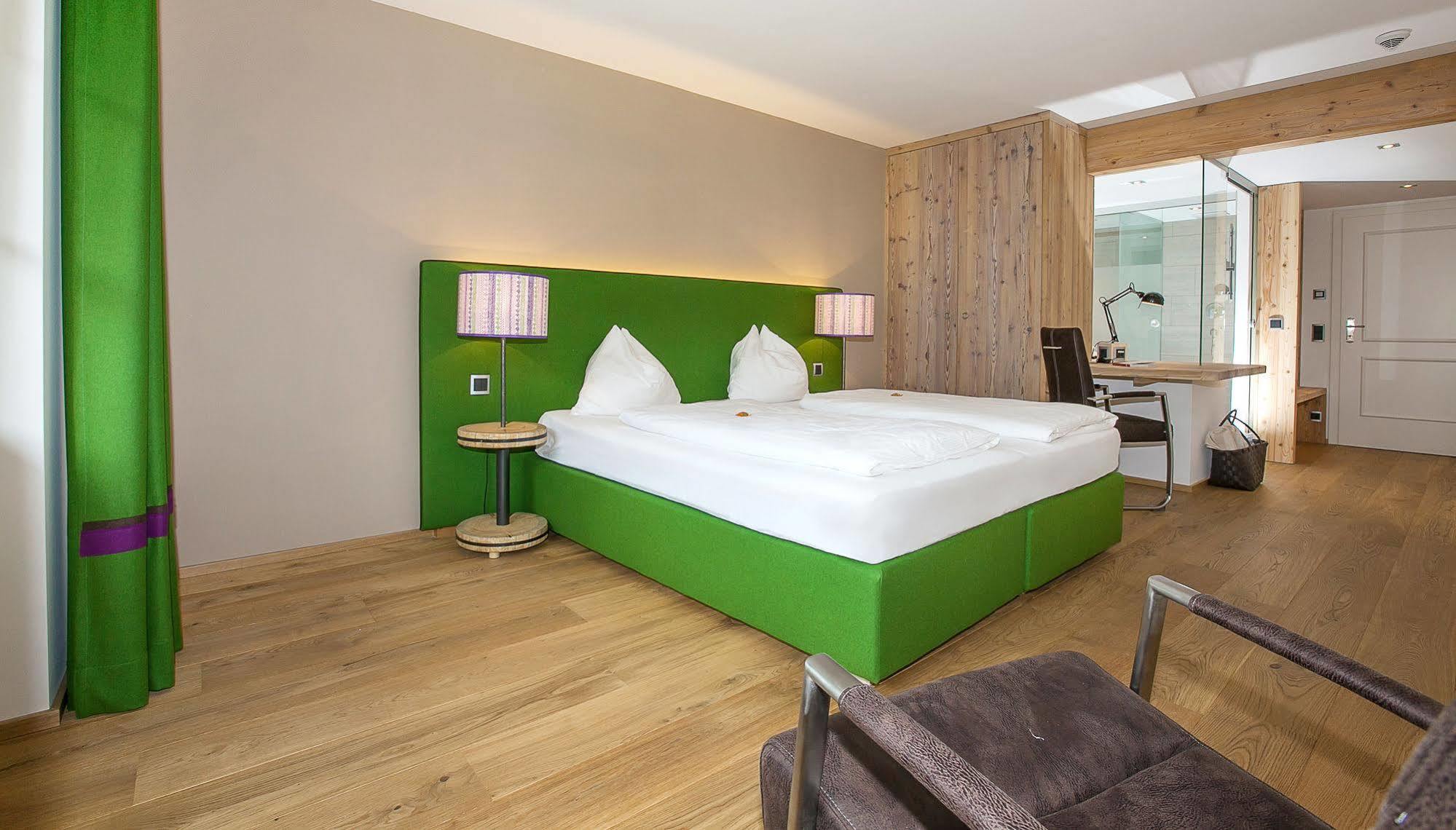 Hotel Gasthof Zur Post ซังคท์กิลเกอ ภายนอก รูปภาพ