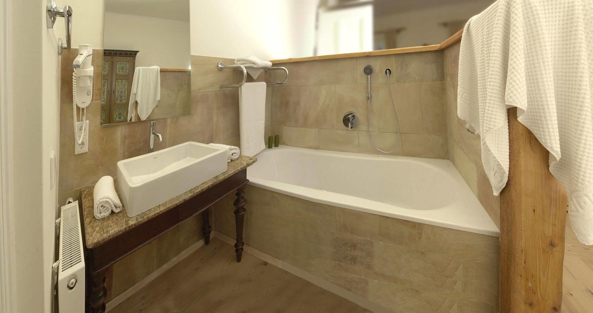 Hotel Gasthof Zur Post ซังคท์กิลเกอ ภายนอก รูปภาพ