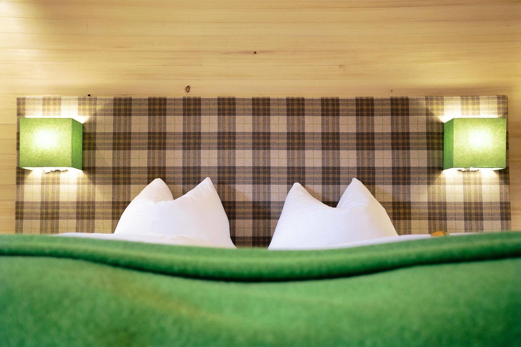 Hotel Gasthof Zur Post ซังคท์กิลเกอ ภายนอก รูปภาพ